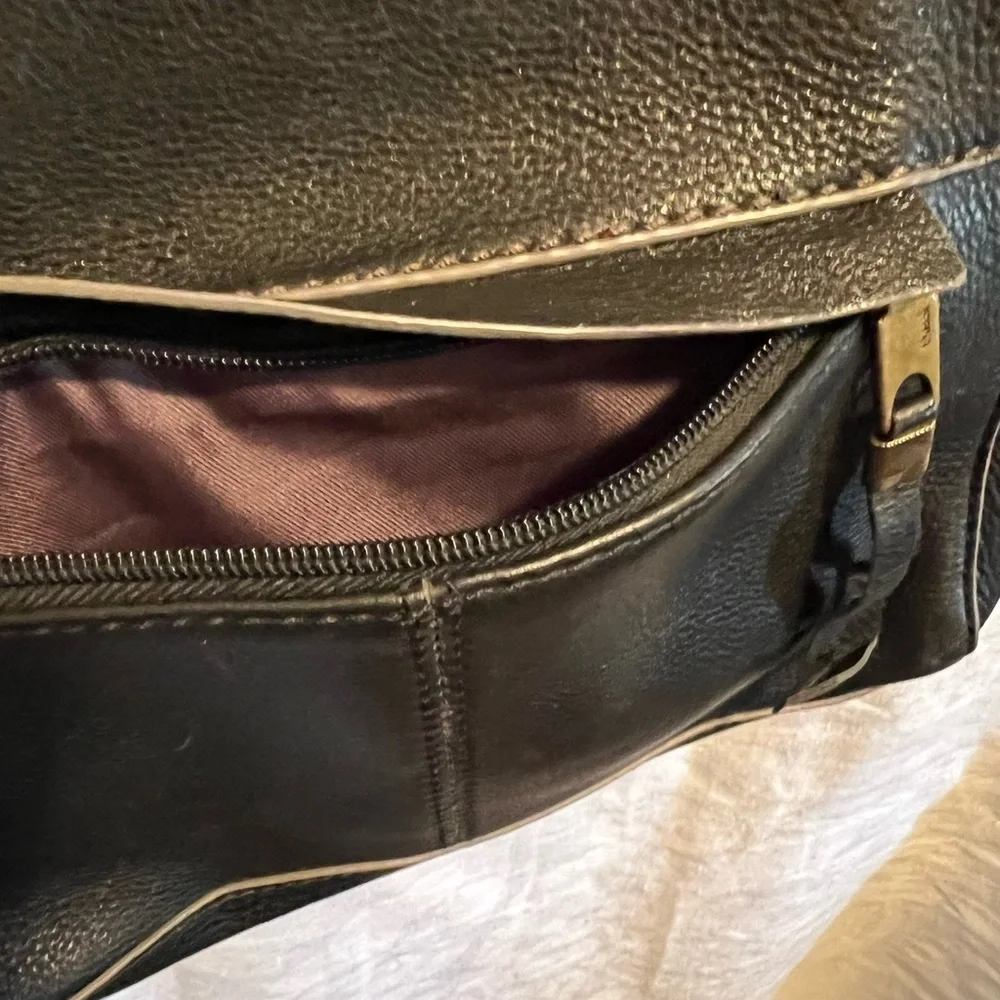 The Sak Black Leather Crossbody Bag. Work or fun.